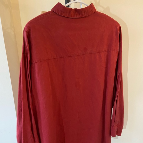 Red shirt - Picture 5 of 5